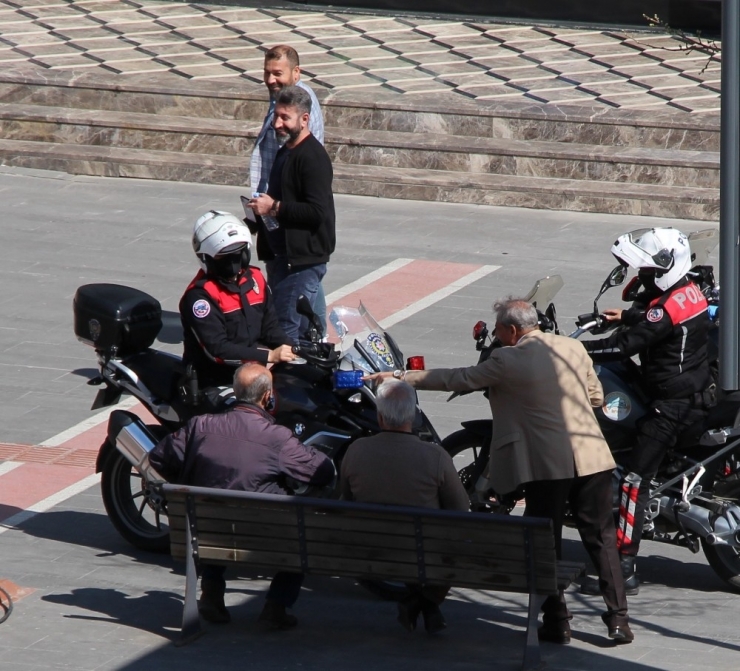 Batman’da Yasağa Uymayan Yaşlılara Polis Uyarısı