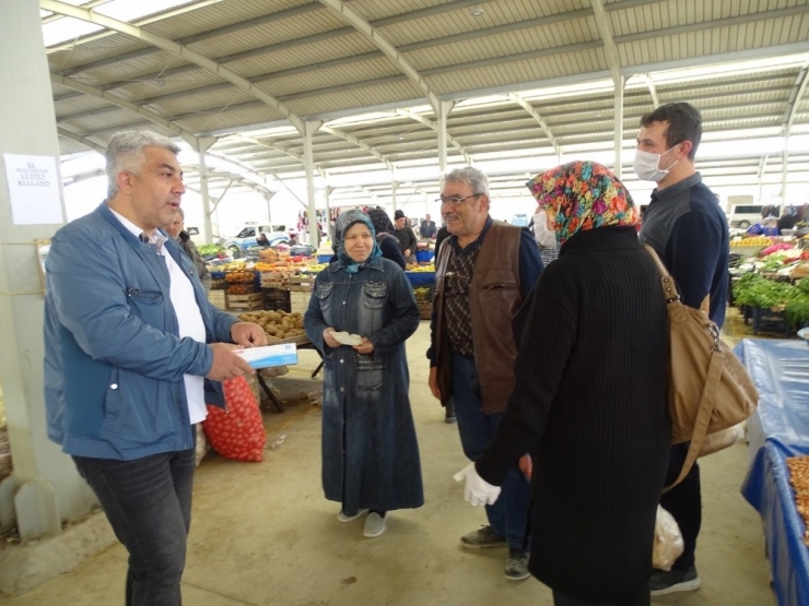 Belediye Başkanı Çalışkan, Pazar Esnafına Eldiven Dağıttı