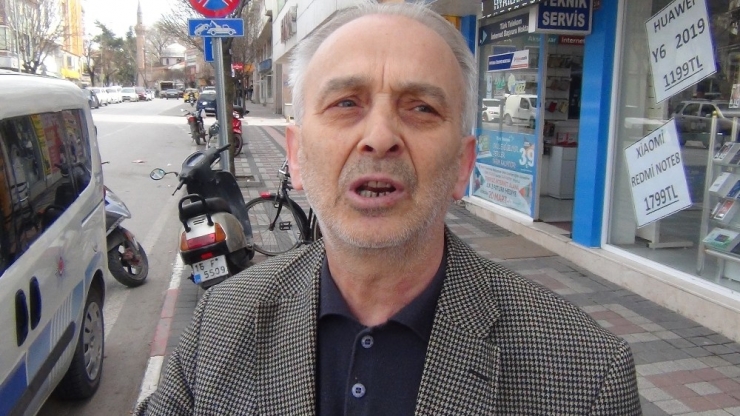 Polis Ve Zabıta Sokaktaki Yaşlılar İçin Denetimini Arttırdı