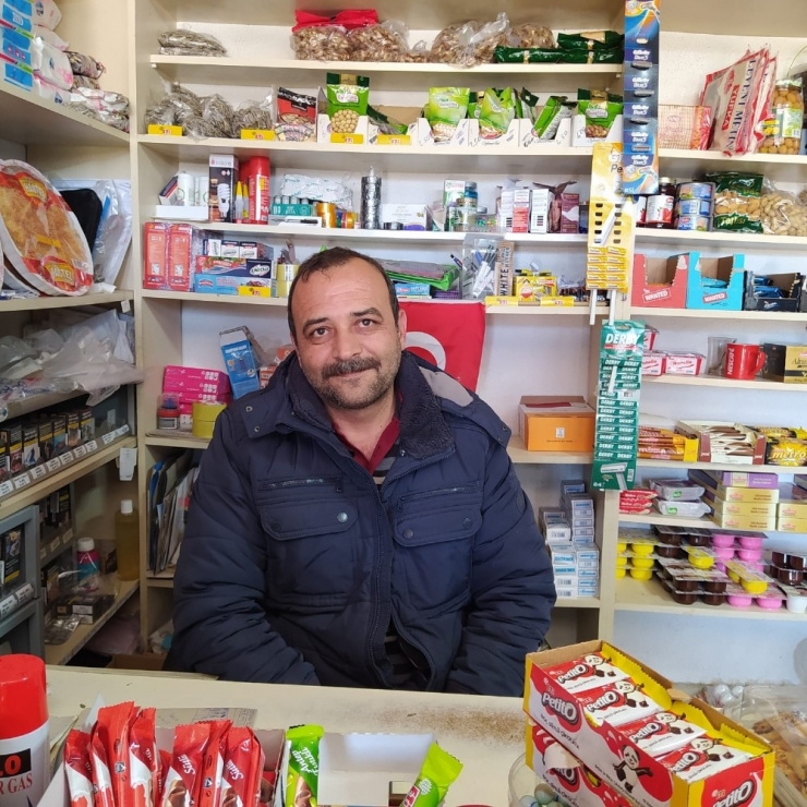 Kandilde Üç Bakkaldaki Yaklaşık 7 Bin Tl’lik Veresiye Borcunu Ödedi