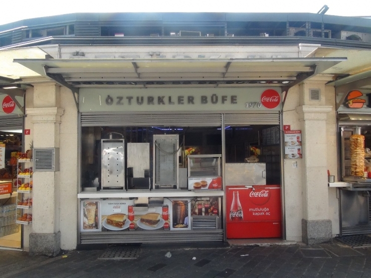 Taksim’de Restoran Ve Lokanta Esnafı Kepenk Kapattı