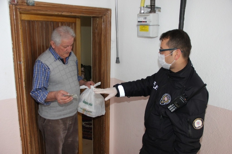 Emniyet’ten Sokağa Çıkma Kısıtlaması Bulunan Vatandaşlara Hizmet