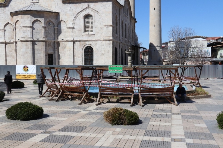 Yasağa Uymayan Yaşlıların Bahanesi Alışveriş