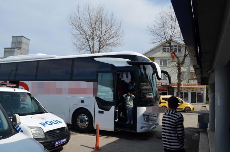 Yolcu Otobüsünde Fenalaşan 72 Yaşındaki Kadın Panik Yaşattı