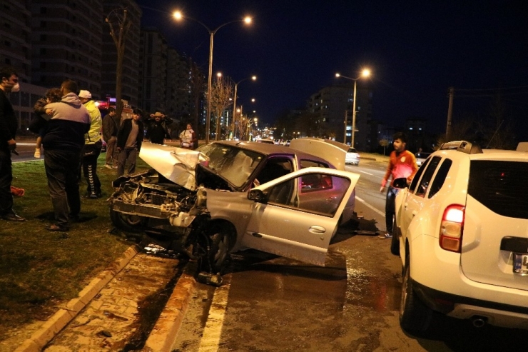 Kahramanmaraş’ta Trafik Kazası: 1 Ağır 4 Yaralı