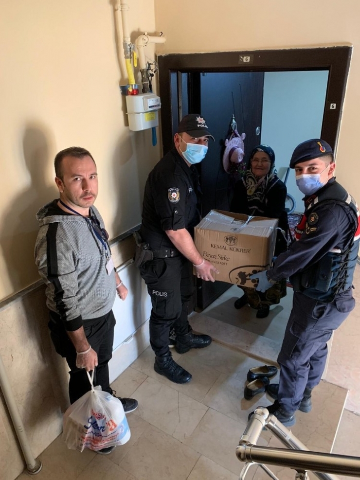 Safranbolu’da Yaşlıların İhtiyaçları Karşılanmaya Başlandı