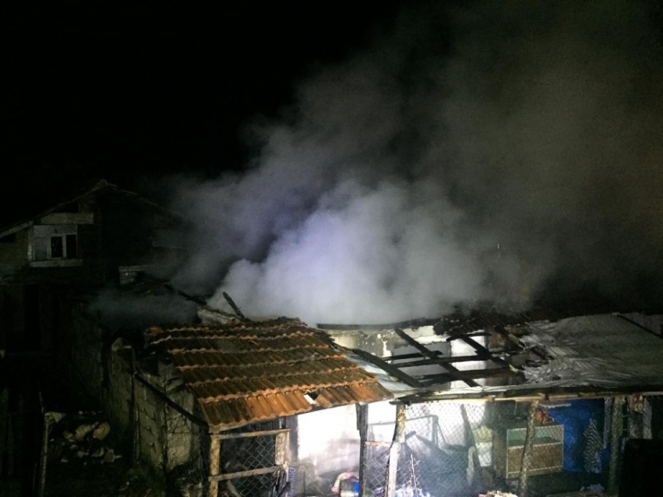 Yangına Uykuda Yakalandılar