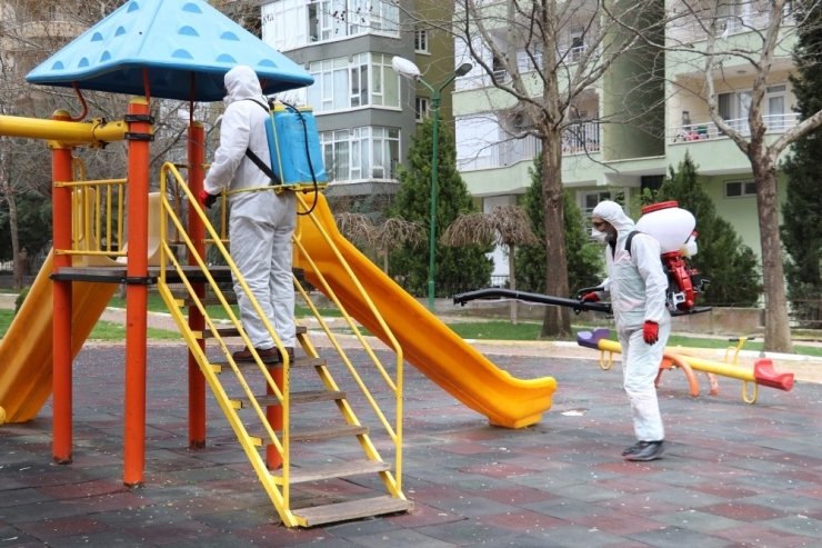 Karaköprü’de 116 Park Dezenfekte Edildi