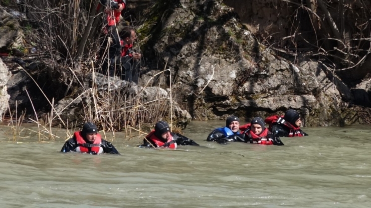 Kayıp Uzman Çavuş Güneş’in Bulunması İçin Munzur Didik Didik Aranıyor