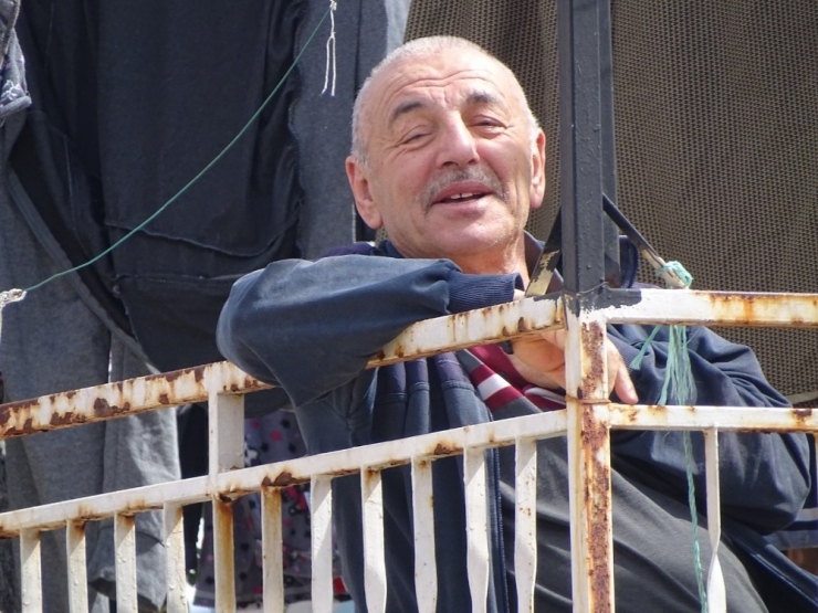 65 Yaş Üstü Balkonlarda