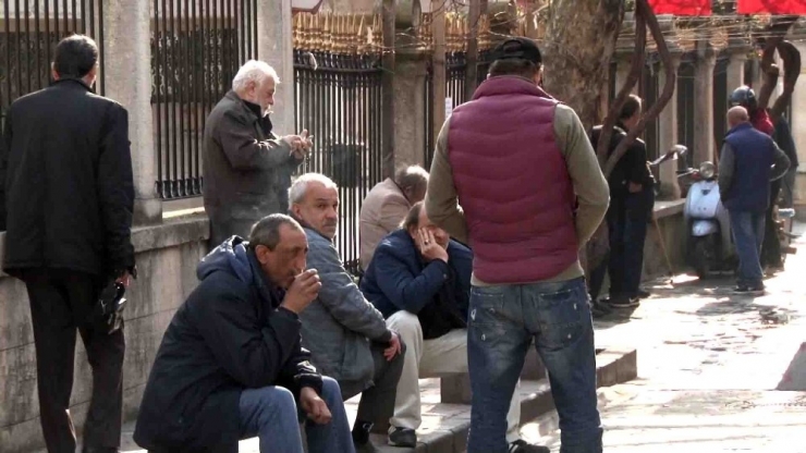 İstanbul’da 65 Yaş Üstü Yaşlılar Sokağa Çıkma Yasağına Uymadı