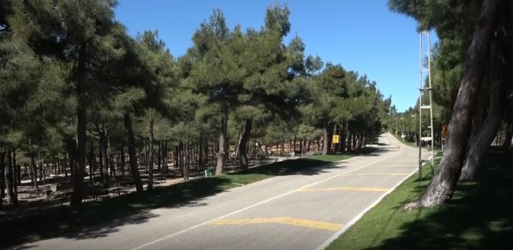 Gaziantep’te Mesire Alanları Boş Kaldı