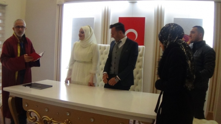 İnegöl’de Düğünler Ertelendi, Nikahlara İse Ayarlama Getirildi