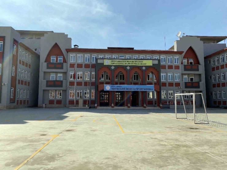 Öğretmenlerden "Evde Kalın" Mesajı