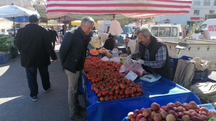 Pazarcılar Sebze Ve Meyveyi Seçtirmedi