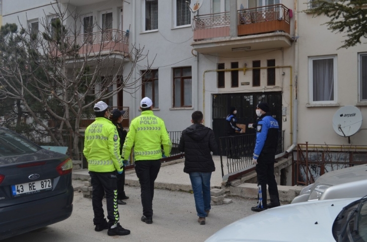 Kütahya’da Yaşlıların İhtiyaçlarını Polis Karşılıyor