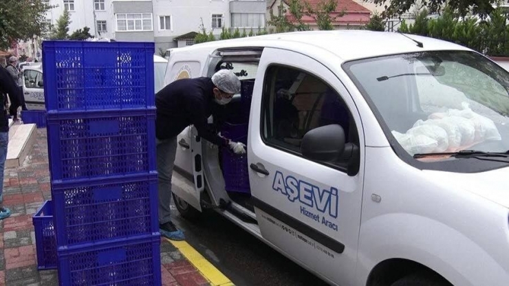 Maltepe’de 65 Yaş Üstü Vatandaşlara Sıcak Yemek Desteği