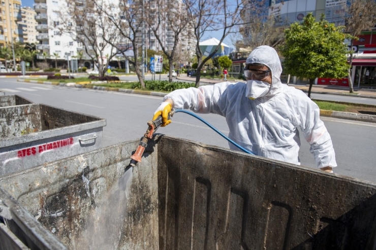 Mersin’in Her Yeri Dezenfekte Ediliyor