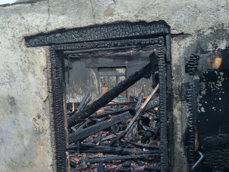 Kore Gazisinin Evi Yandı