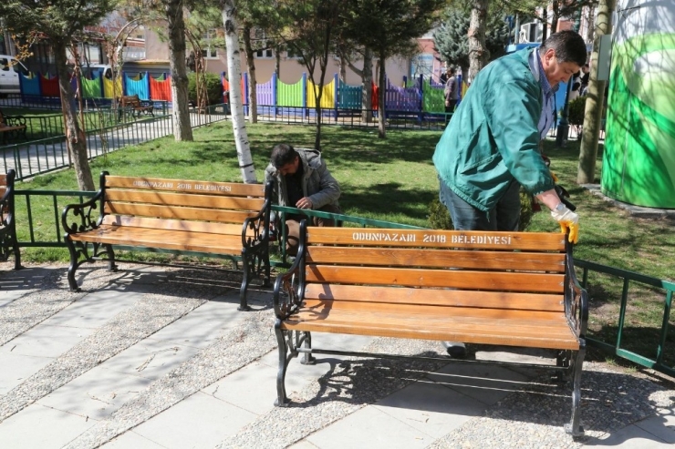 Odunpazarı’nda Banklar Kaldırıldı