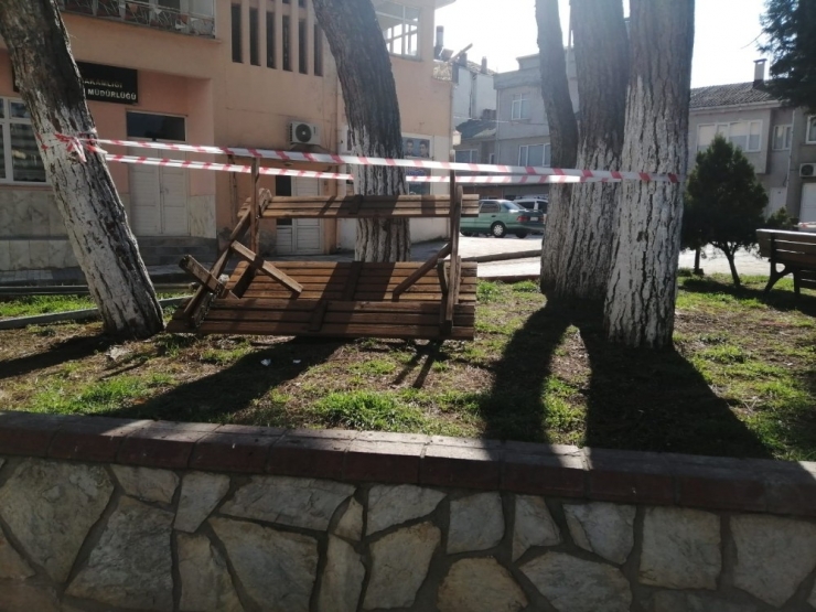 Gerze’de Banklar Oturmaya Kapatıldı