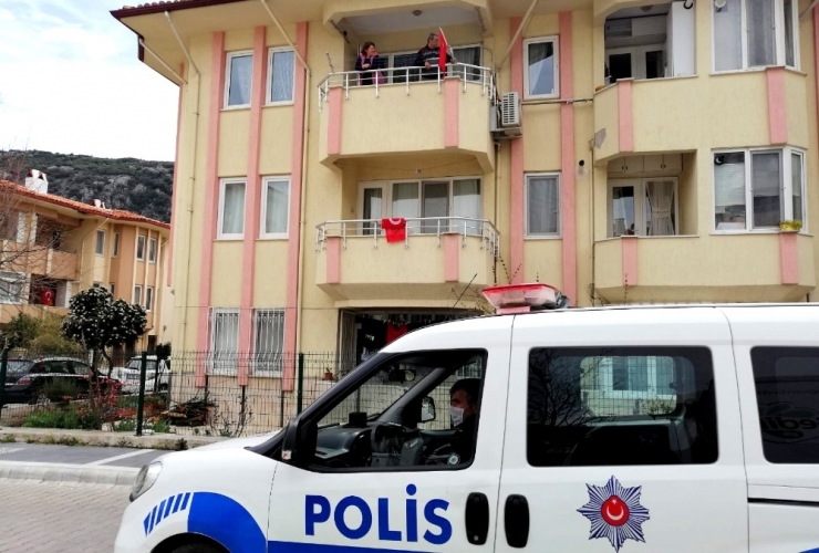 Sokağa Çıkamayan Şehit Babasının İhtiyacını Polis Karşıladı