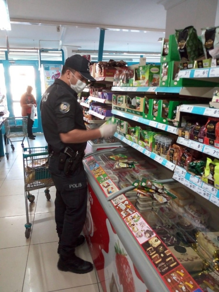 Tarsus’ta 65 Yaş Ve Üstü 22 Kişinin İhtiyacını Görevliler Karşıladı