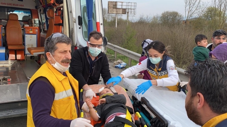 Tem Otoyolunda Feci Kaza: 3’ü Çocuk 7 Yaralı