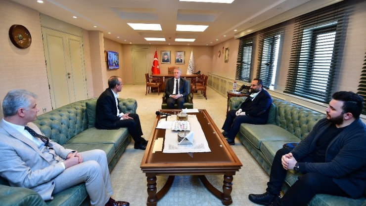 100 Suriyeli Doktordan Virüsle Mücadele İçin Görev Talebi