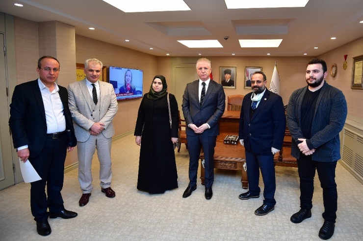 100 Suriyeli Doktordan Virüsle Mücadele İçin Görev Talebi