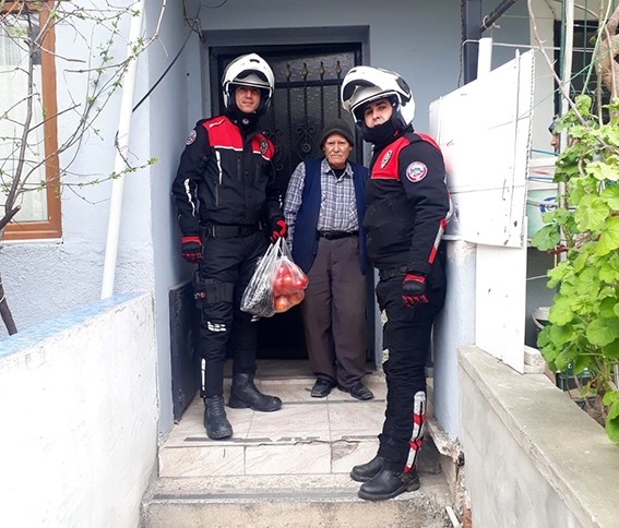 Çeşme’de, Vefa Çalışma Grubu İhtiyaçları Karşılıyor