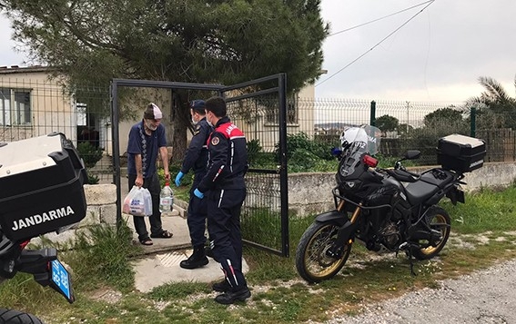 Çeşme’de, Vefa Çalışma Grubu İhtiyaçları Karşılıyor