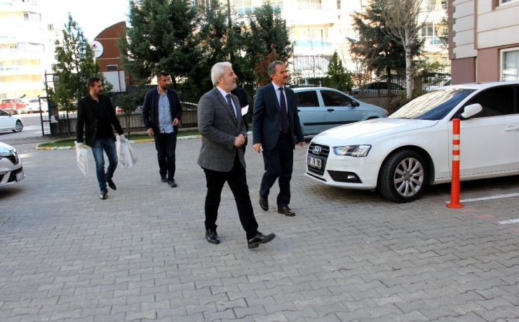 Adıyaman’da Evlere Kitap Servisi