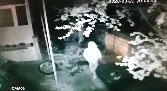 Hırsızlar Çalamadan Kaçtı