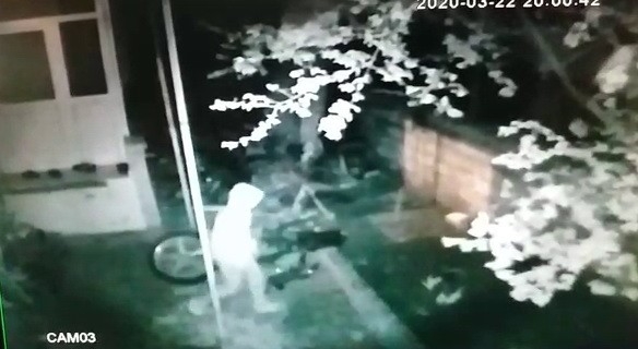 Hırsızlar Çalamadan Kaçtı