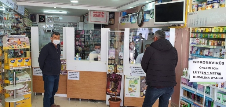 Gölbaşı’nda Eczanelerde Korona Virüsü Önlemi