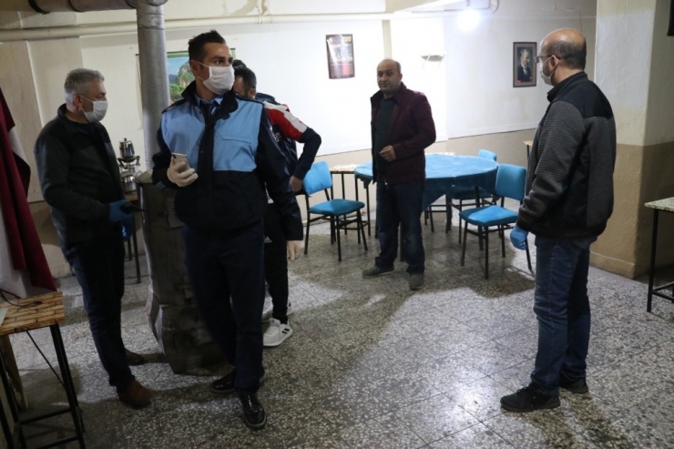 Amasya’da Genelgeye Uymayan Kahvehaneye Ceza Kesildi