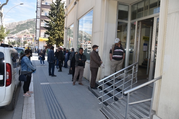 Amasya’da Polisten 65 Yaş Üstü Vatandaşa Uyarı