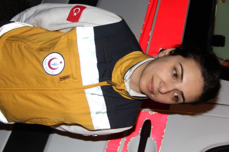 Görevdeki Anne Ve Babalarını Evde Bekleyen Çocukların Annesi De "Evde Kalın" Çağrısı Yaptı