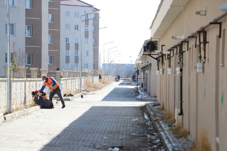 Aziziye’de Bahar Temizliği Devam Ediyor