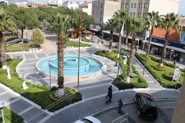 Söke’de Meydan Ve Parklar Komple Kapatıldı