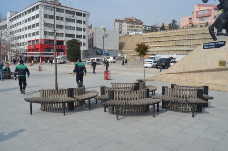 Bolu’da, Bank Ve Oturaklar Kaldırıldı