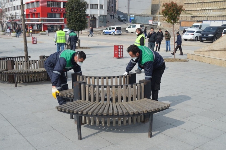 Bolu’da, Bank Ve Oturaklar Kaldırıldı