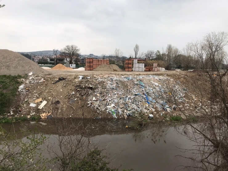 Kaçak Moloz Döken Şirkete 265 Bin 467 Liralık Ceza