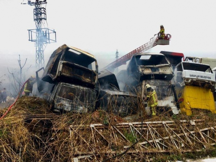 Kamyon Hurdacısında Korkutan Yangın
