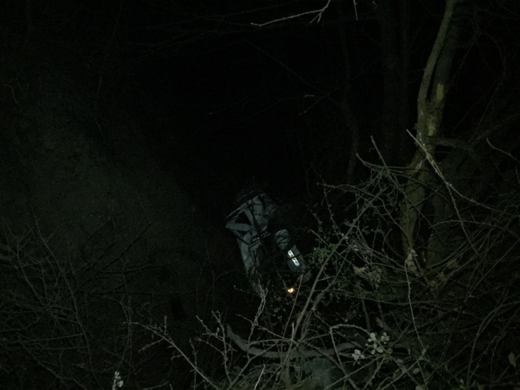 Otomobil Şarampolden Aşağı Uçtu 6 Yaralı