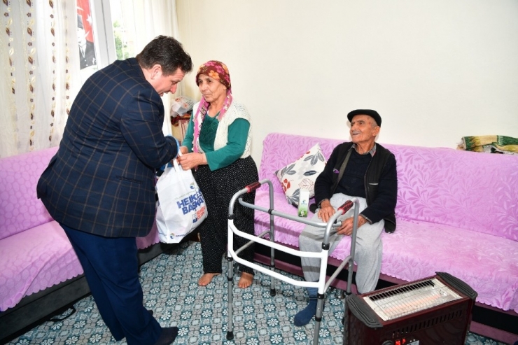 Yaşlı Çift Çareyi Başkan Çetin’i Aramakta Buldu