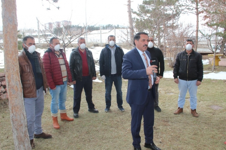 “Git Korona Git Buradan” Bestesi Gülümsetiyor