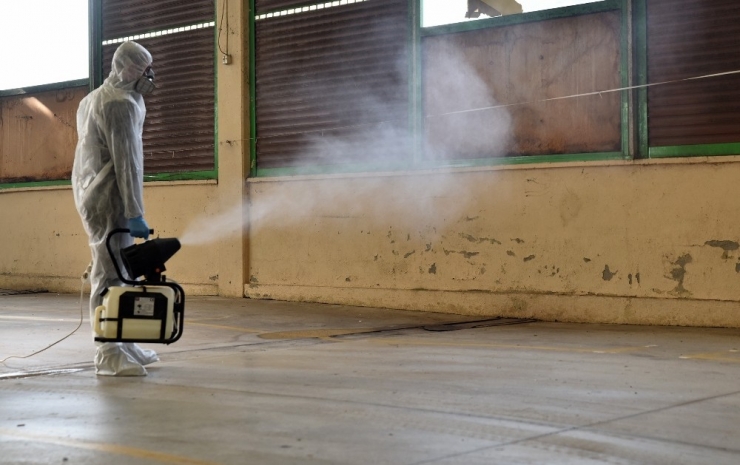 Kapalı Pazar Alanları İlaçlanıyor