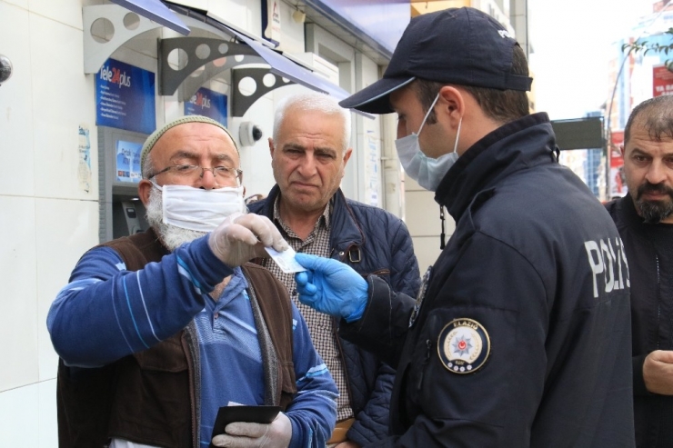Polis, Sokağa Çıkan 65 Yaş Üstü İçin Nöbette
